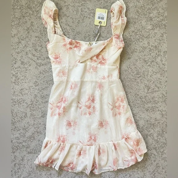 Selfie Leslie | Dresses | Selfie Leslie Floral Dress | Poshmark